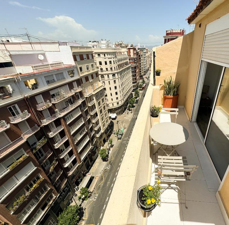 A balcony or terrace at Increible atico con terraza en el centro de Valencia