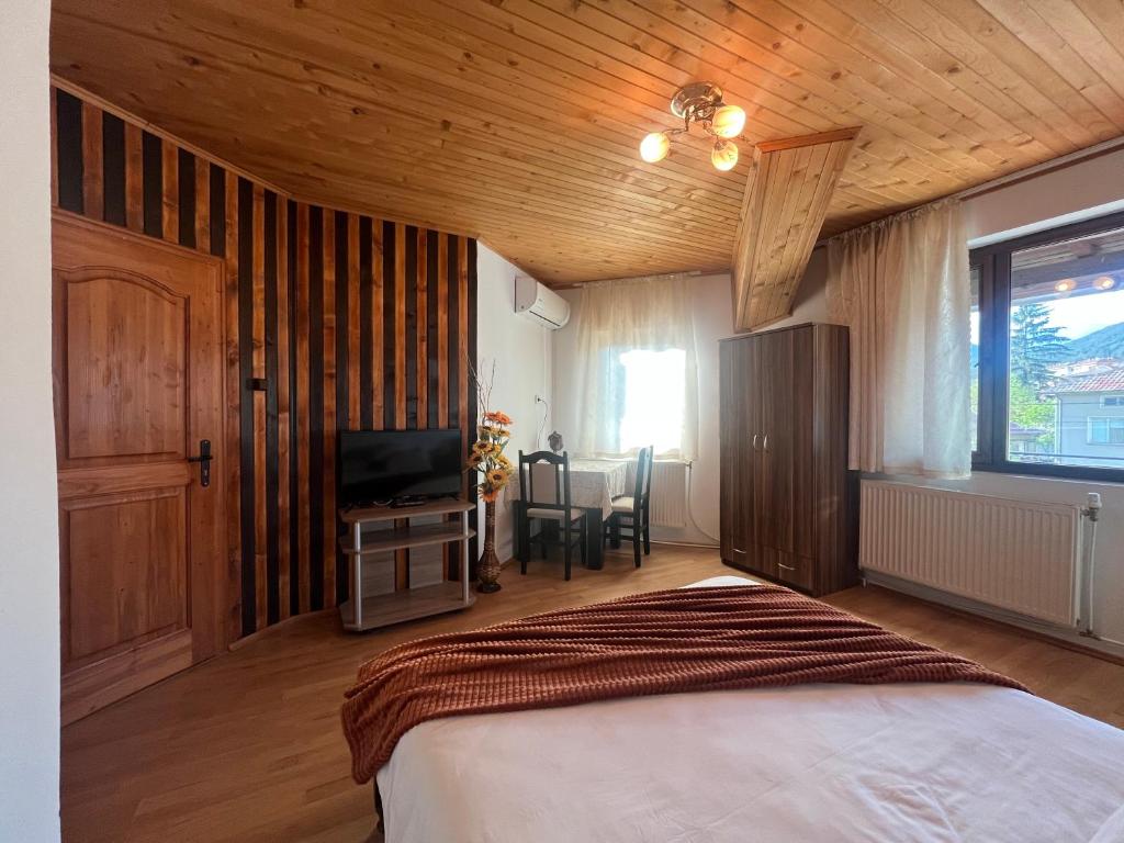 Postel nebo postele na pokoji v ubytování Къща Речен шепот