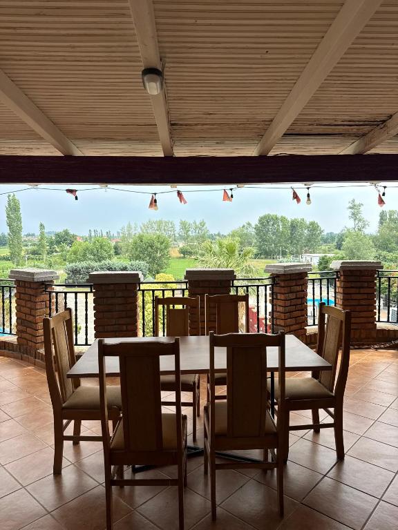 Balkón nebo terasa v ubytování Hotel Vila E Kuqe