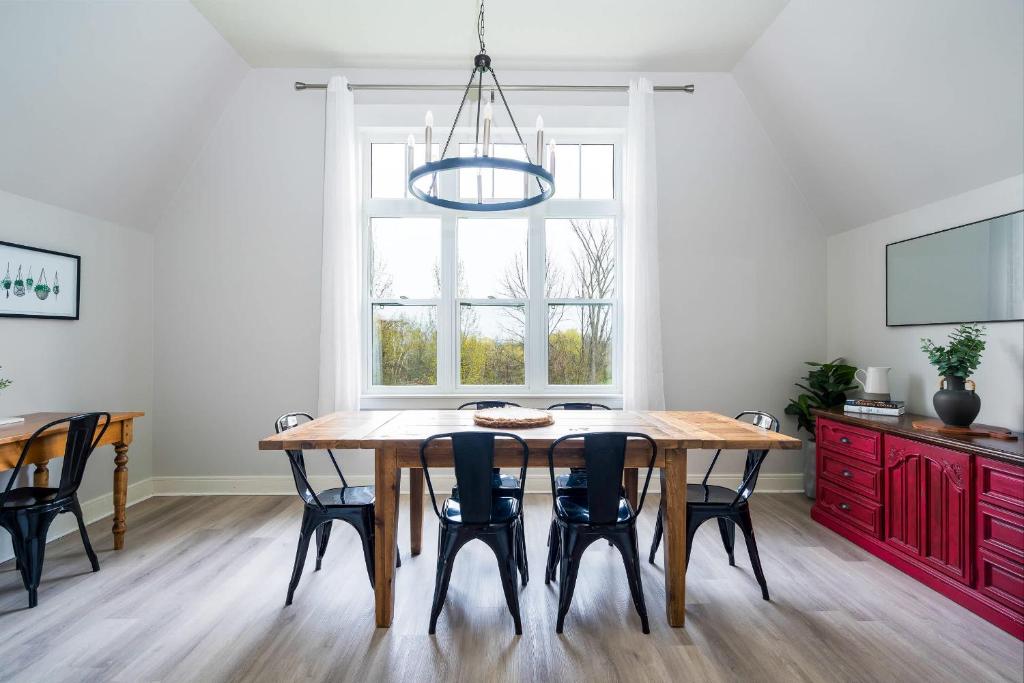 Fotografie z fotogalerie ubytování Beautiful & Bright 3 Bed Townhome Near Village v destinaci Blue Mountains