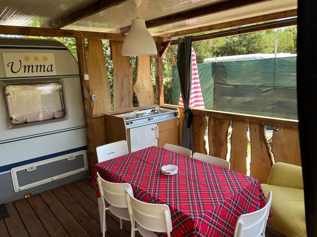 Fotografie z fotogalerie ubytování Large camper in the olive grove v destinaci Banjole