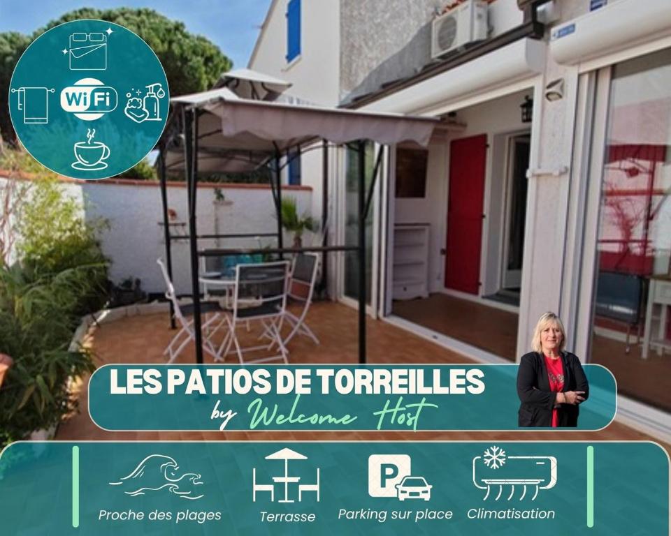une femme debout à côté d'un panneau devant une maison dans l'établissement Les Patios de Toreilles, douce parenthèse, à Torreilles