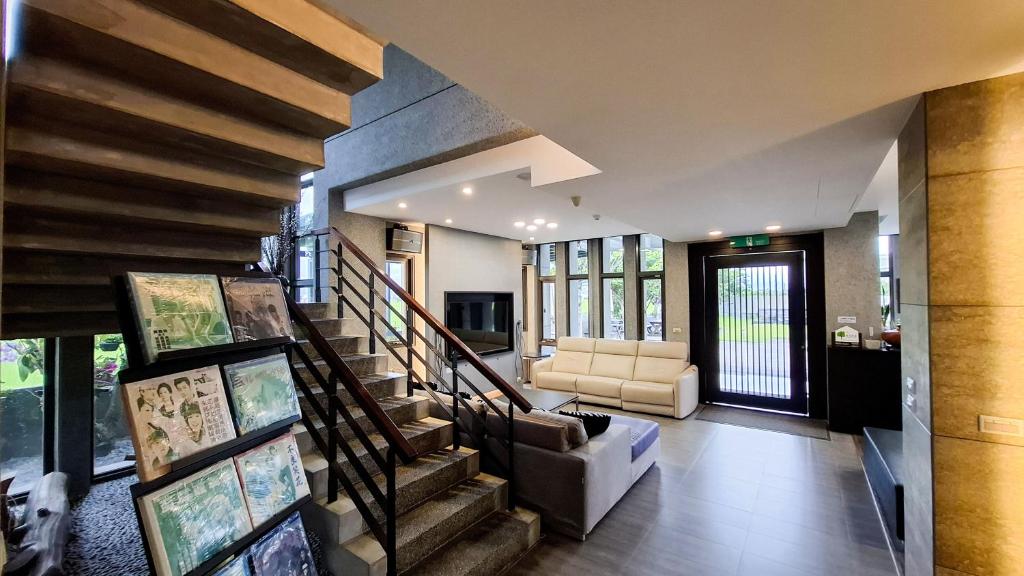 TV a/nebo společenská místnost v ubytování The Designer's House