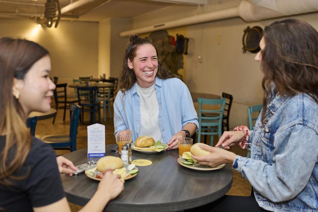 a&o Hamburg Reeperbahn - Resim 41