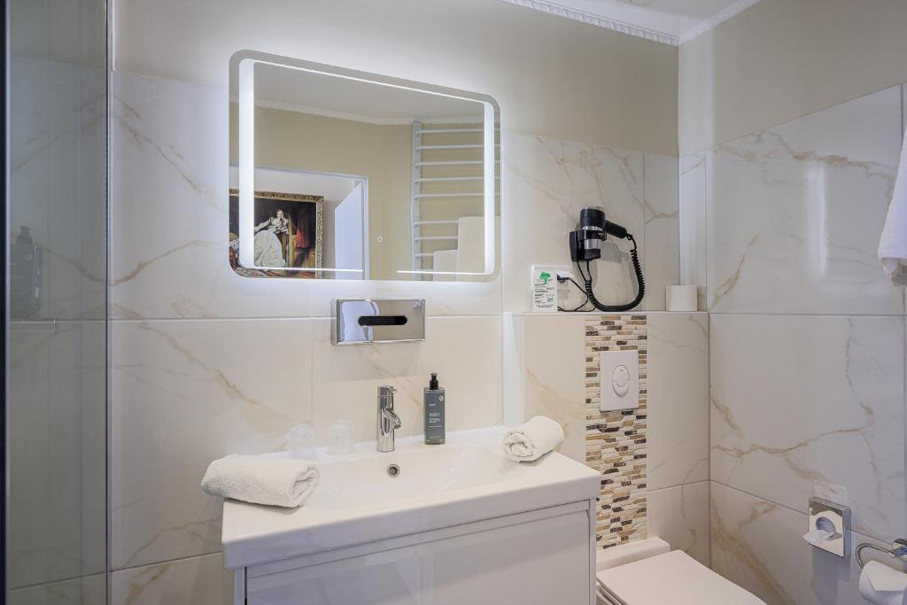 Hotel Augusta Am Kurfürstendamm - Resim 41