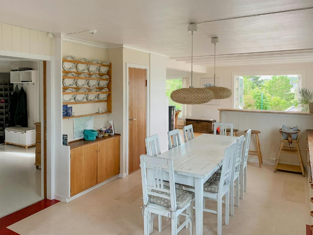 Η κουζίνα ή μικρή κουζίνα στο Idyllic Cabin With Sea View On Peaceful Island