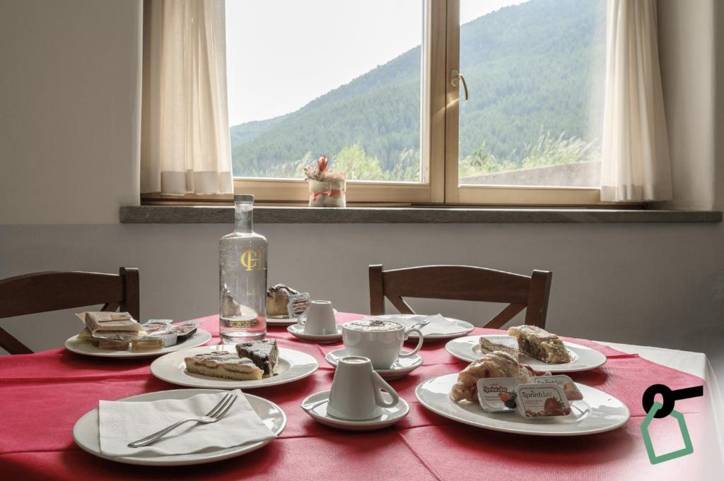 Nespecifikovaný výhled na hory nebo výhled na hory při pohledu z hotelu