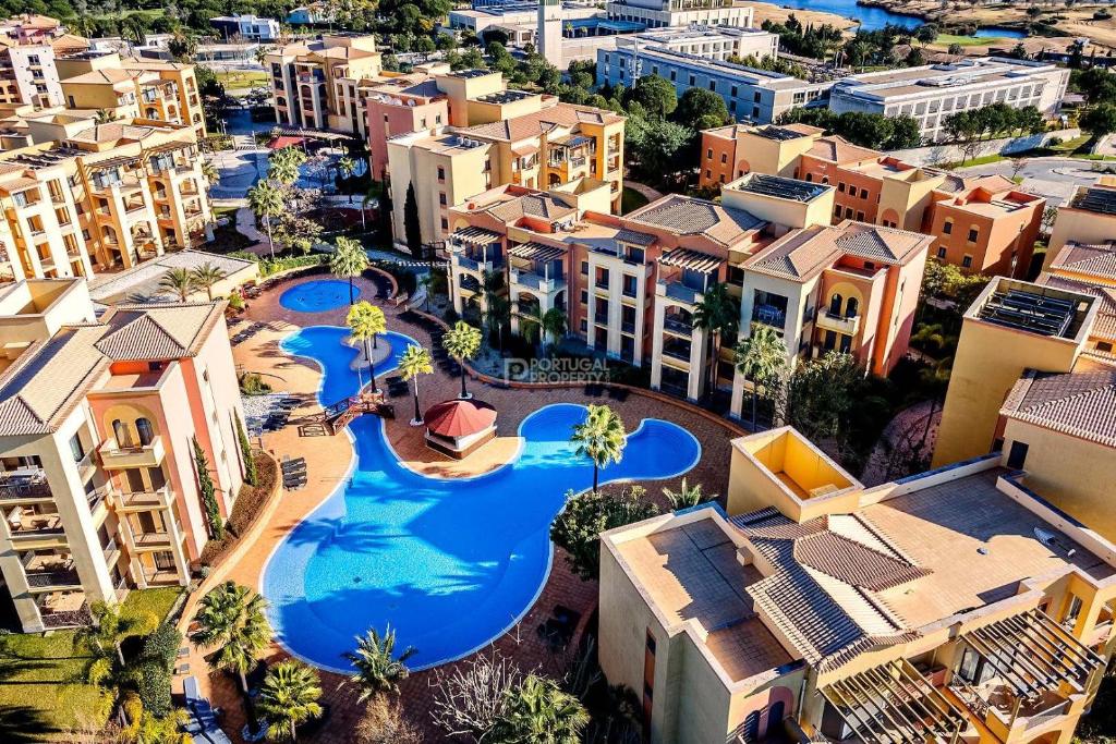 Luxury & Spacious 3 Bedroom Apartment with Pool, Victoria Residences, Vilamoura