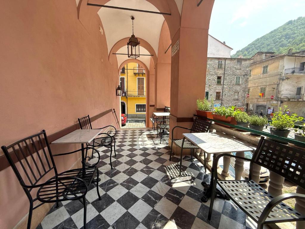 Nespecifikovaný výhled na hory nebo výhled na hory při pohledu z hotelu