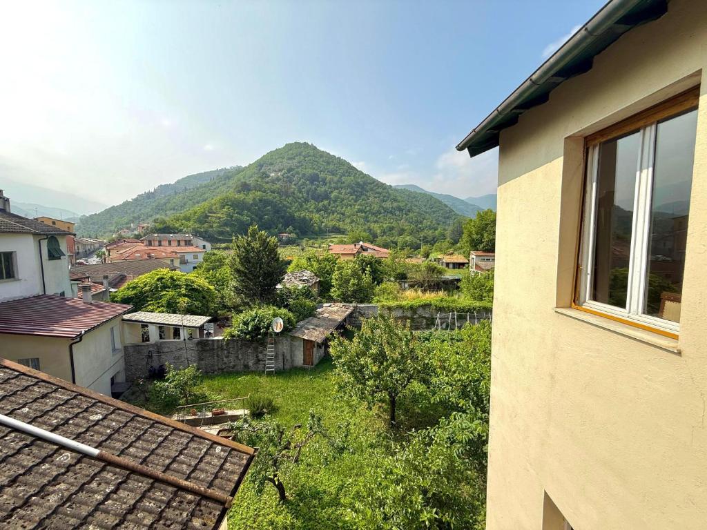Nespecifikovaný výhled na hory nebo výhled na hory při pohledu z hotelu