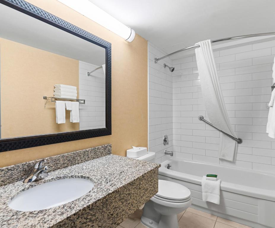 
Standard 2 Queen Room Tower Section Non-Smoking
