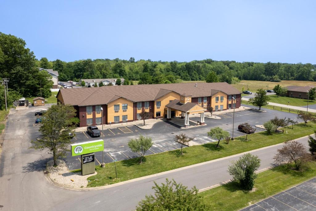 an overhead view of a apartment complex with a parking lot at Countryside Inn and Suites in Mount Orab