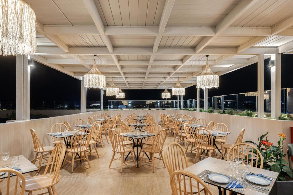 Restauracja lub miejsce do jedzenia w obiekcie White Olive Marine Aquapark