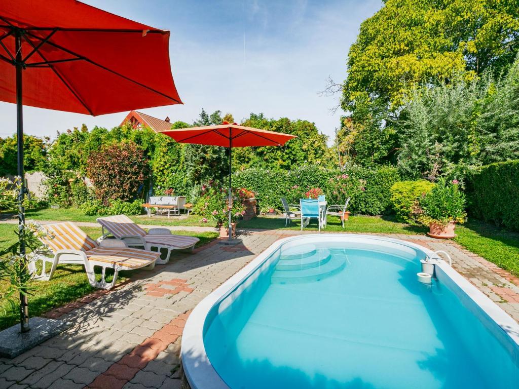 Bazén v ubytování Holiday Home Flamingo by Interhome nebo v jeho okolí