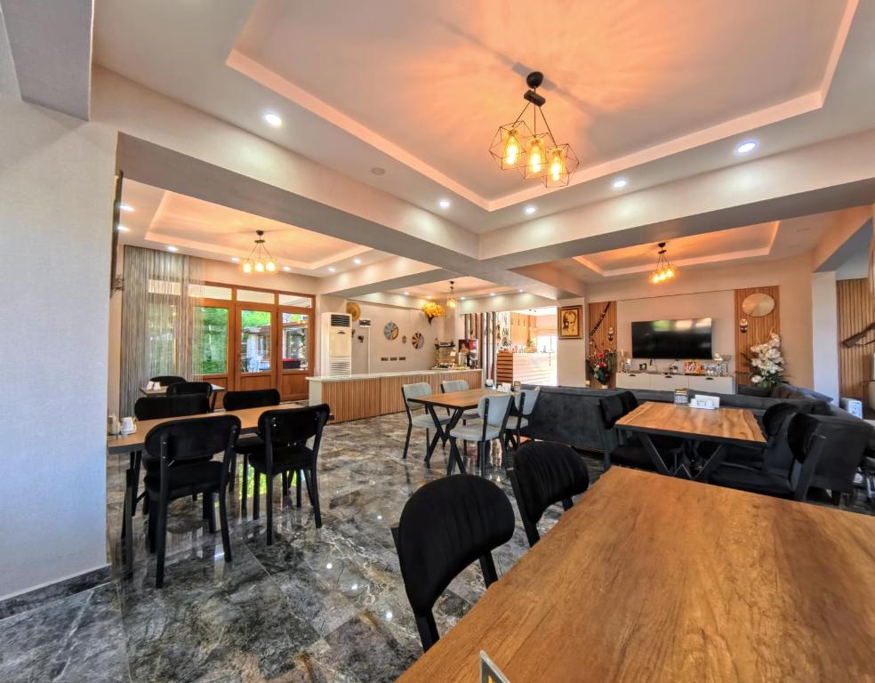 En restaurant eller et andet spisested på apollon's bungalow