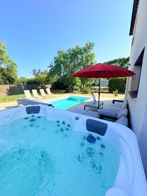 Photo de la galerie de l'établissement Somptueuse villa de luxe, jacuzzi et piscine, à Teyran
