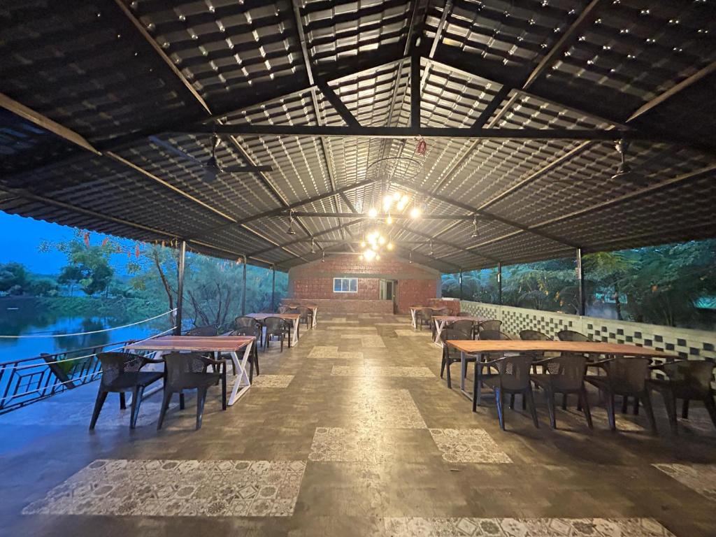 Gallery image of River Stone Resort in Dāndepāda