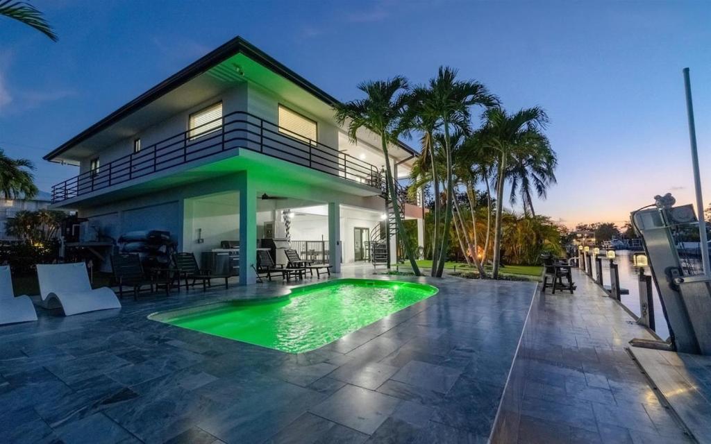 Curated visual reference: Villa Franchella Waterfront Luxury Home Pool 45 Dock Marathon Photo Inspiration