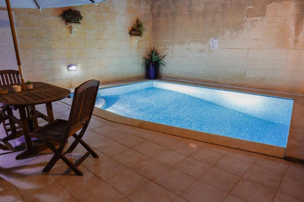 Bazén v ubytování Rosehill B&B nebo v jeho okolí