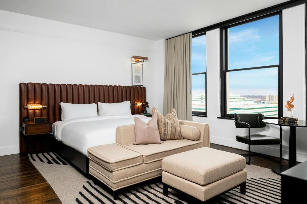 Surety Hotel - 