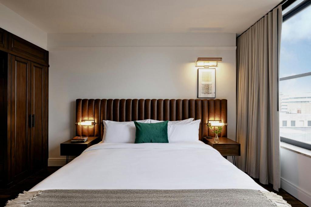 Surety Hotel - 