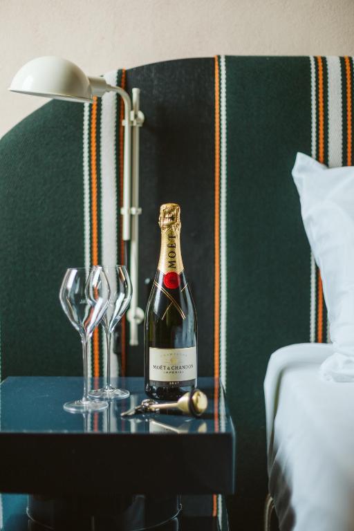 Nápoje v ubytování Hotel Engadinerhof Pontresina