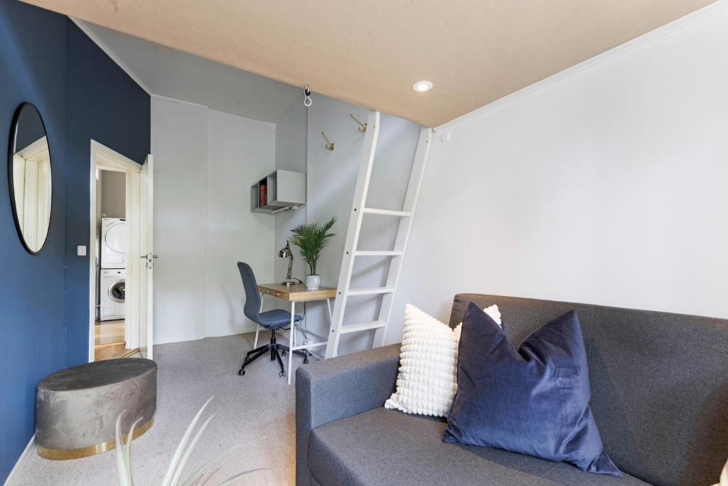 Posezení v ubytování Shared apartment with private room in city center Oslo