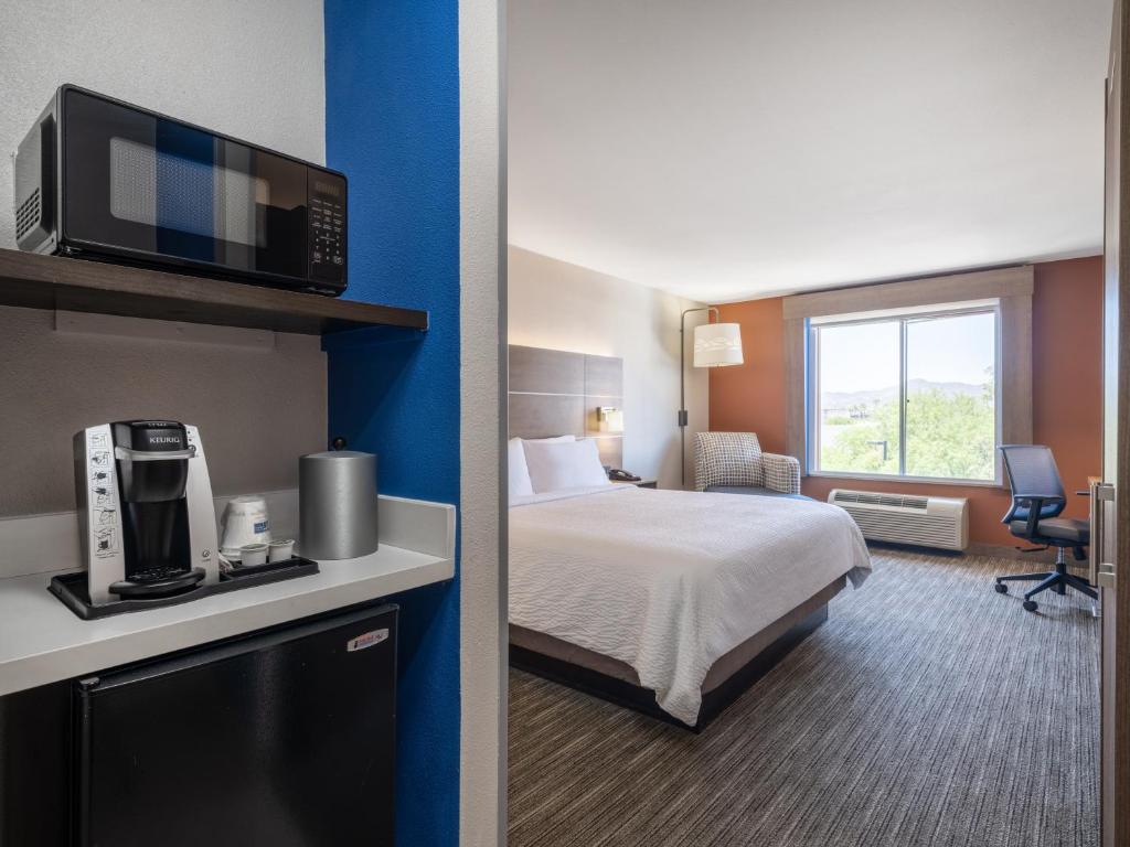 Holiday Inn Express & Suites Tucson by IHG - Camera Standard