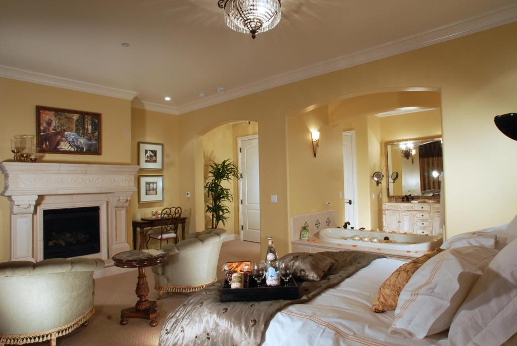 The Villa at Arden Hills - Housity