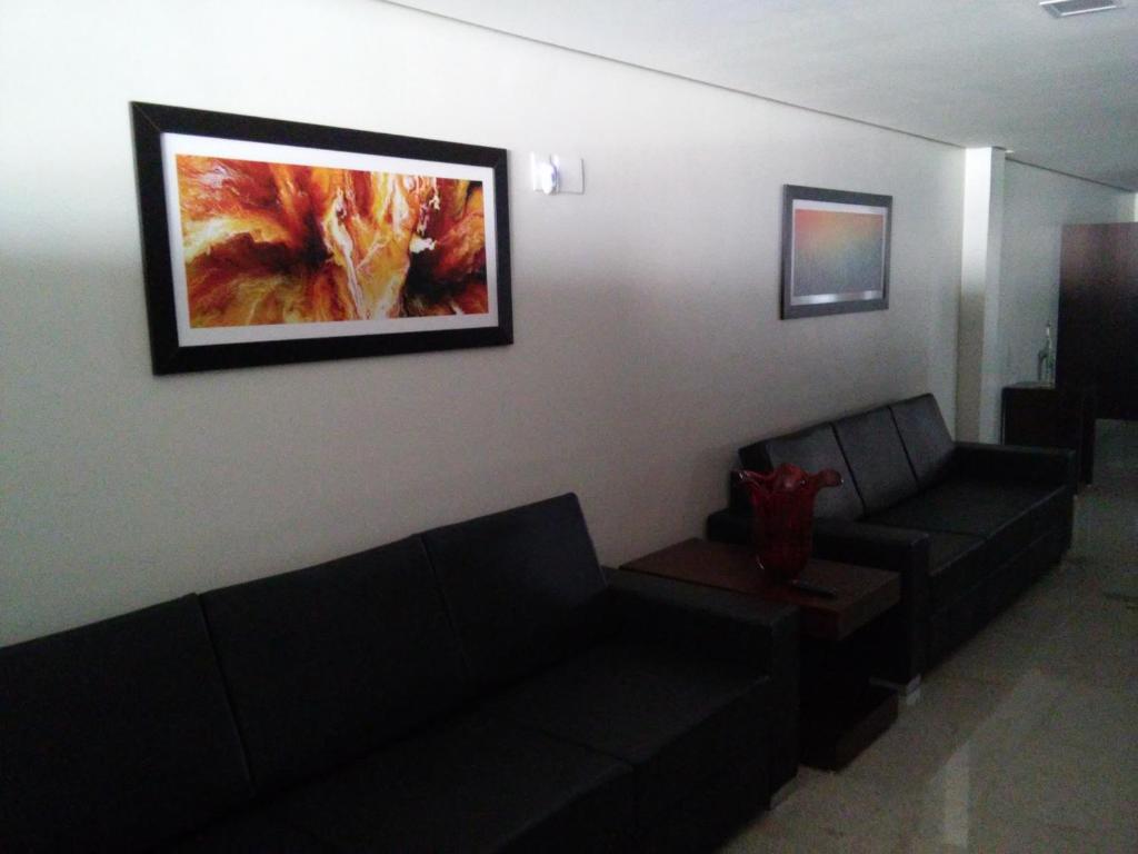  Vermont Plaza Hotel