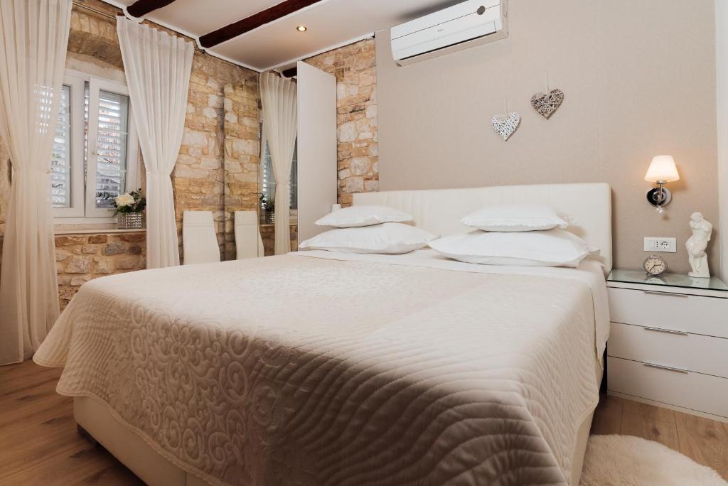 Old town Villa TROGIR STARS with free parking - Habitación Superior Con Cama King
