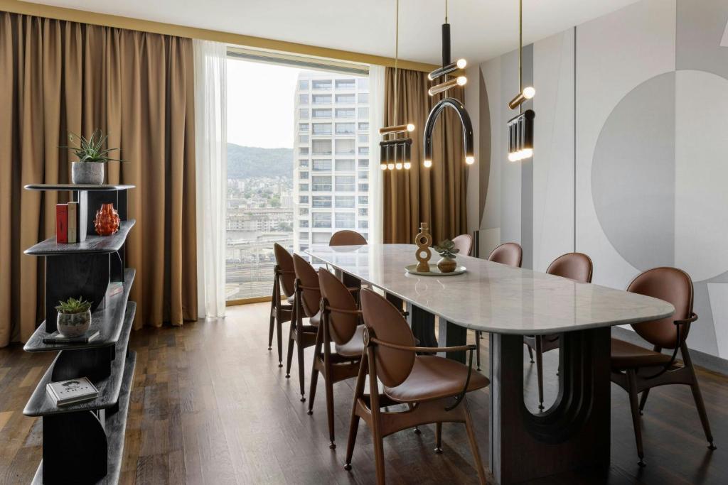 Renaissance Zurich Tower Hotel - Resim 34