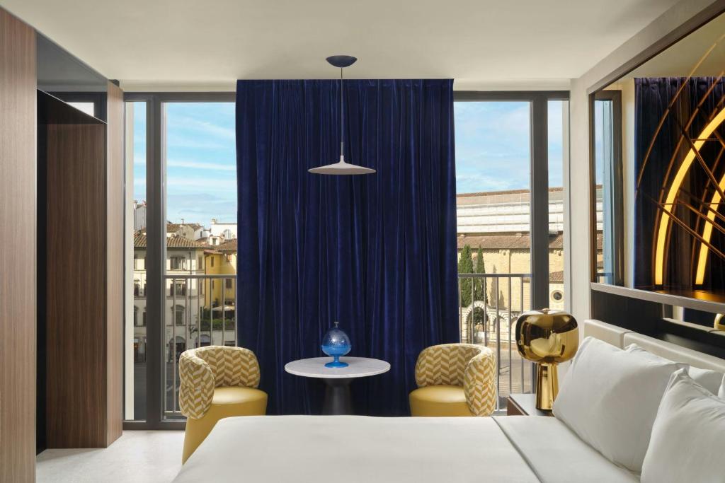 W Florence - Resim 4