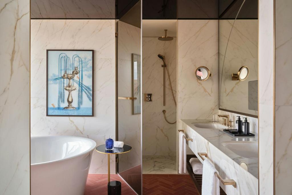 W Florence - Resim 35