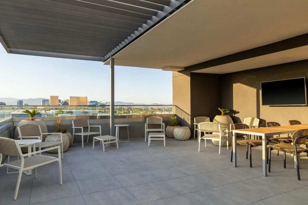 Ein Balkon oder eine Terrasse in der Unterkunft Element Las Vegas Airport