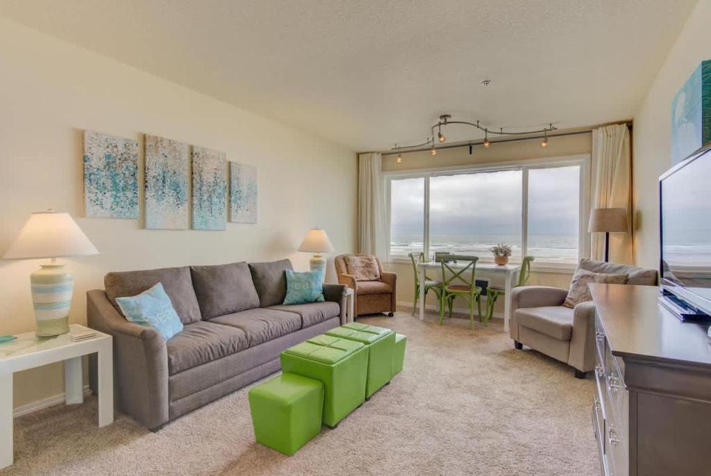 Photo inspiration: Fresh Look at Sea Gypsy Rentals Oceanfront Suite Lincoln City Precios