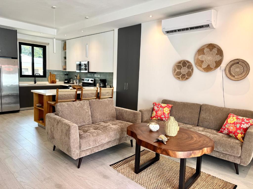 Χώρος καθιστικού στο Grandy Oasis Villa With Private Pool