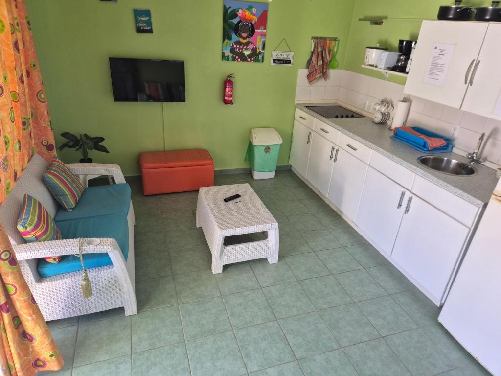 Kuchyň nebo kuchyňský kout v ubytování Alifra Apartment