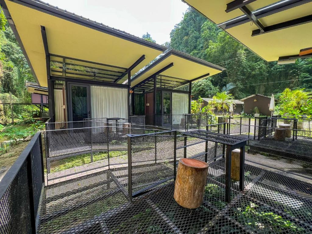 Κήπος έξω από το Xscape Tambun