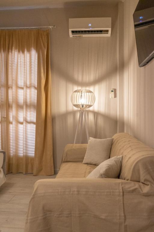 Uma área de estar em Archontiko Seaside Hotel