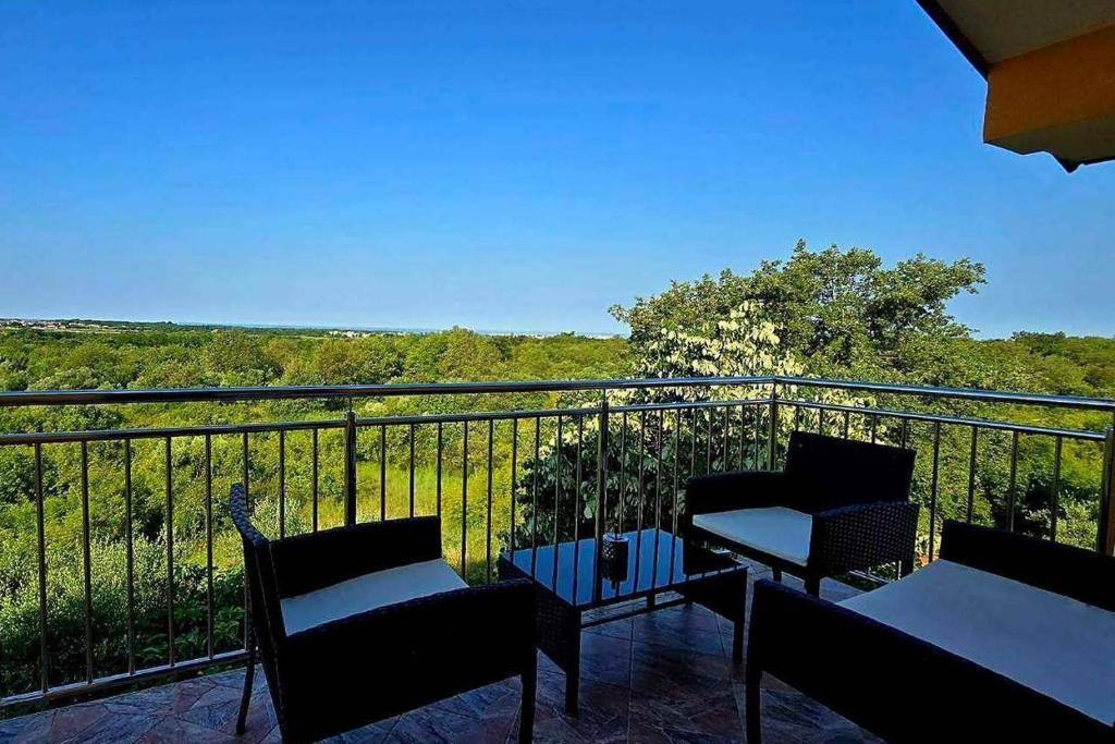Apartments with parking space Vilanija, Umag - 24656