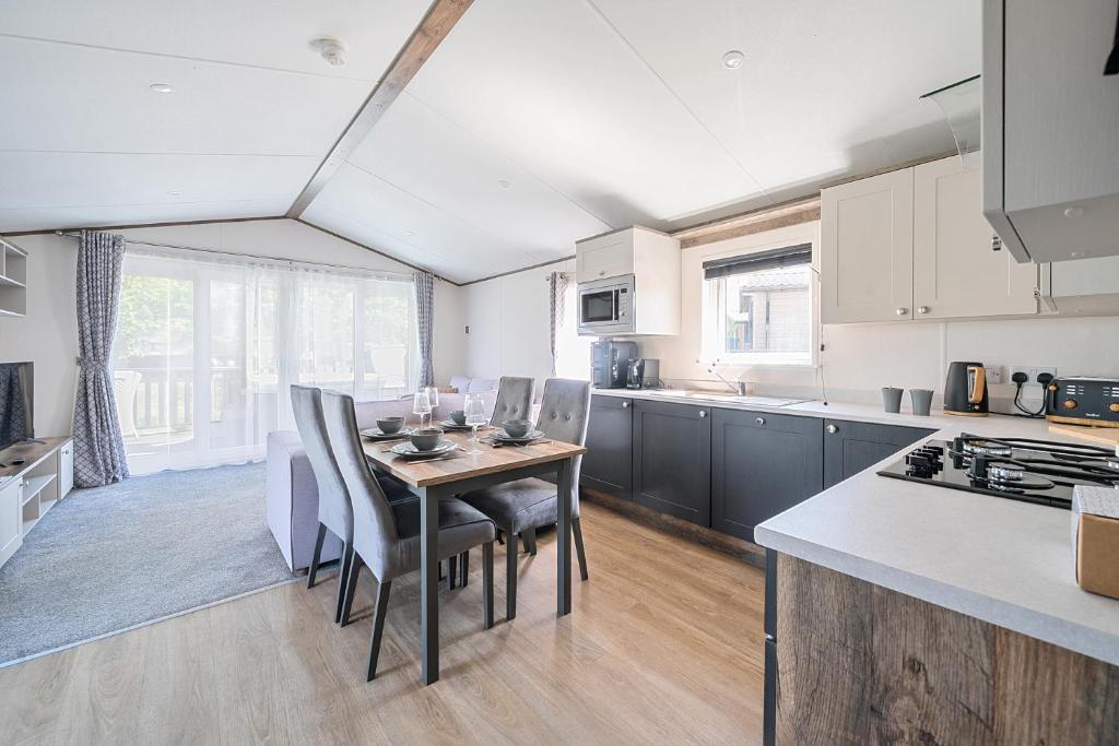 Køkken eller tekøkken på Wave Whisperers - Hayling Island