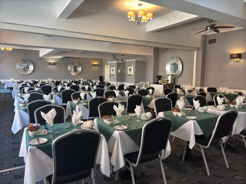 The Royal Boston Hotel by Compass Hospitality - Resim 18