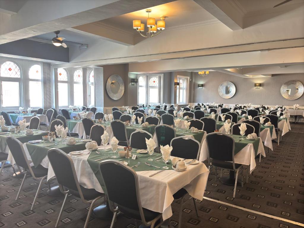 The Royal Boston Hotel by Compass Hospitality - Resim 17