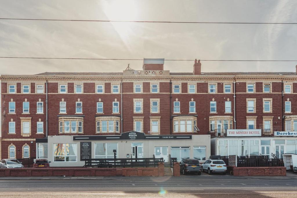 The Royal Boston Hotel by Compass Hospitality - Resim 6