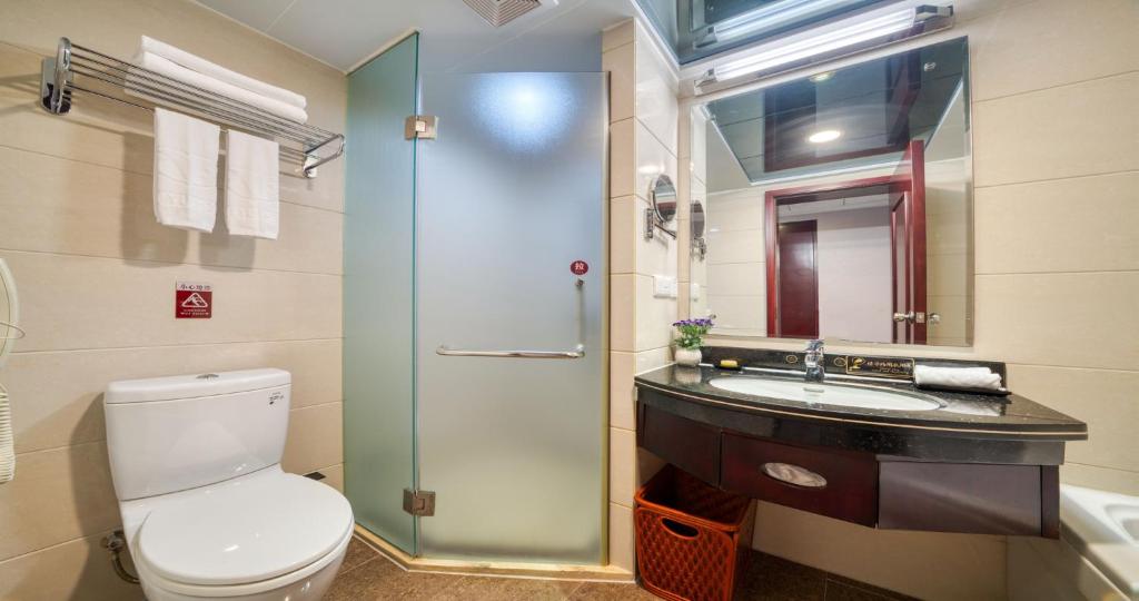 Koupelna v ubytování Sanyu Hotel