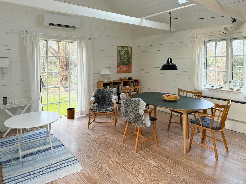 Ảnh trong thư viện ảnh của Architect-Designed Holiday Home Near The Water ở Gilleleje