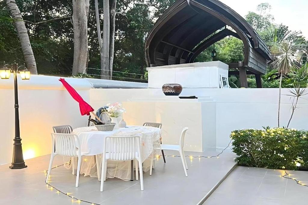 Zahrada ubytování BM Pool Villa Pattaya