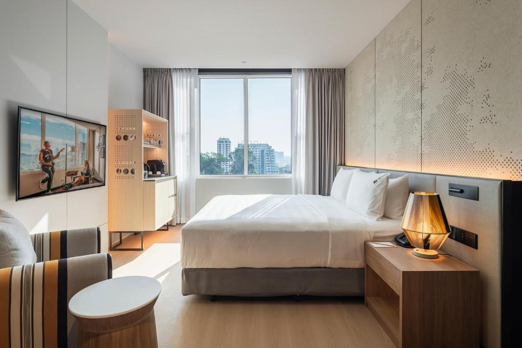 
Rock Royalty City View - Newly Renovated
