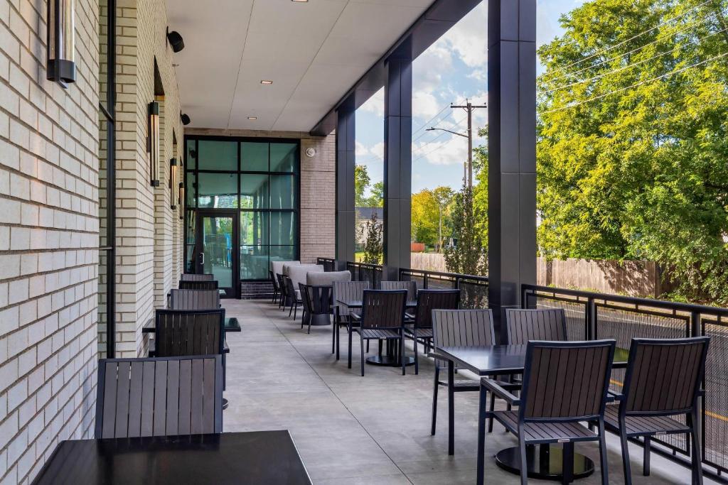 Cambria Hotel New Haven University Area photo